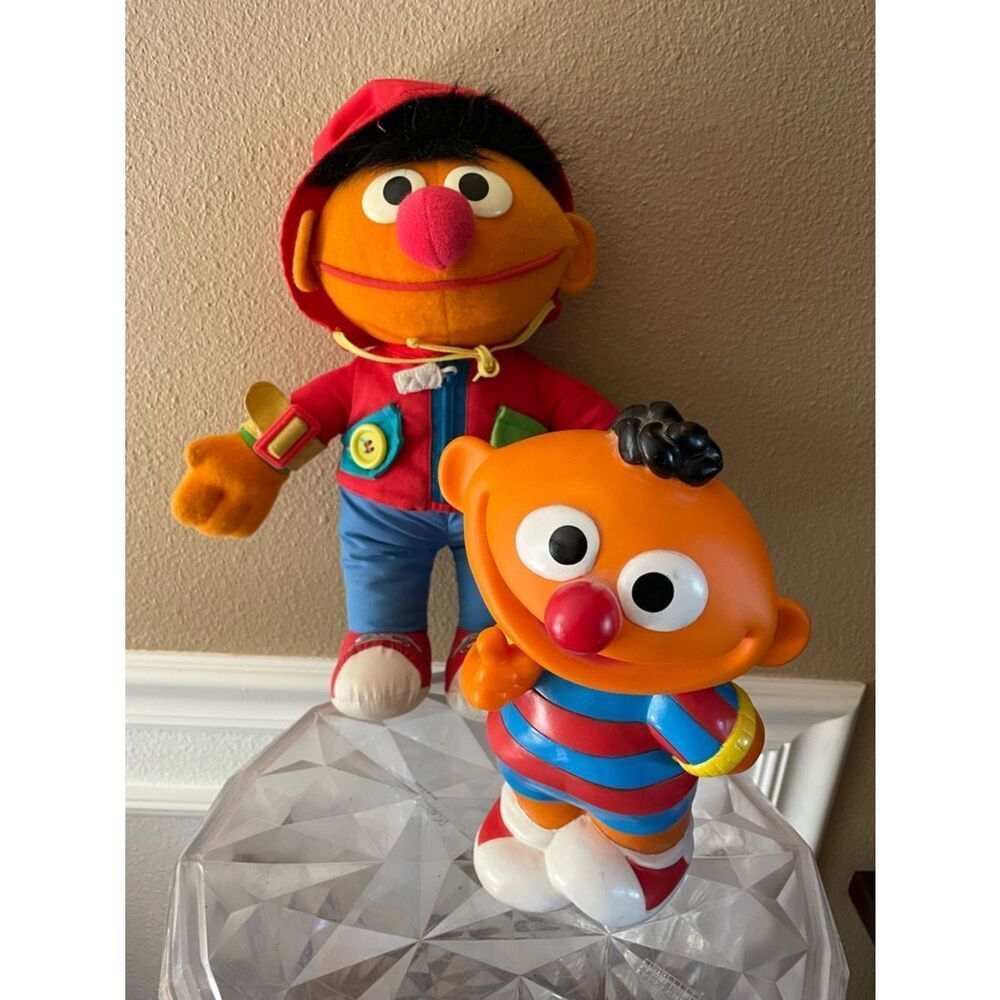Sesame Street Dress Me Ernie Plush & Vinyl Ernie Holding a Daisy Bank - Picture 10 of 12